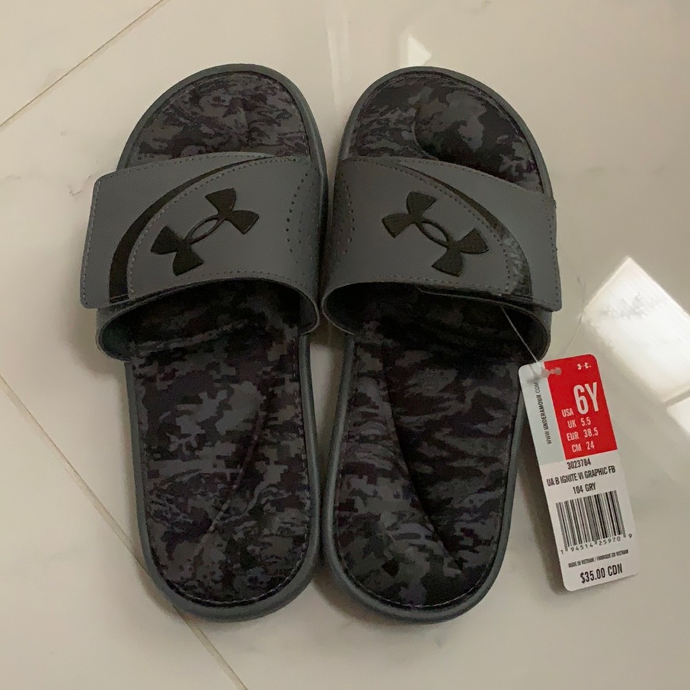 New under armour slides - size 6 youth